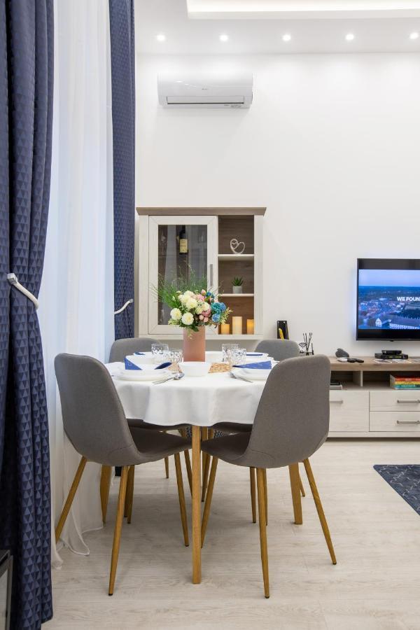 Theatre Square Apartments نوفي ساد المظهر الخارجي الصورة