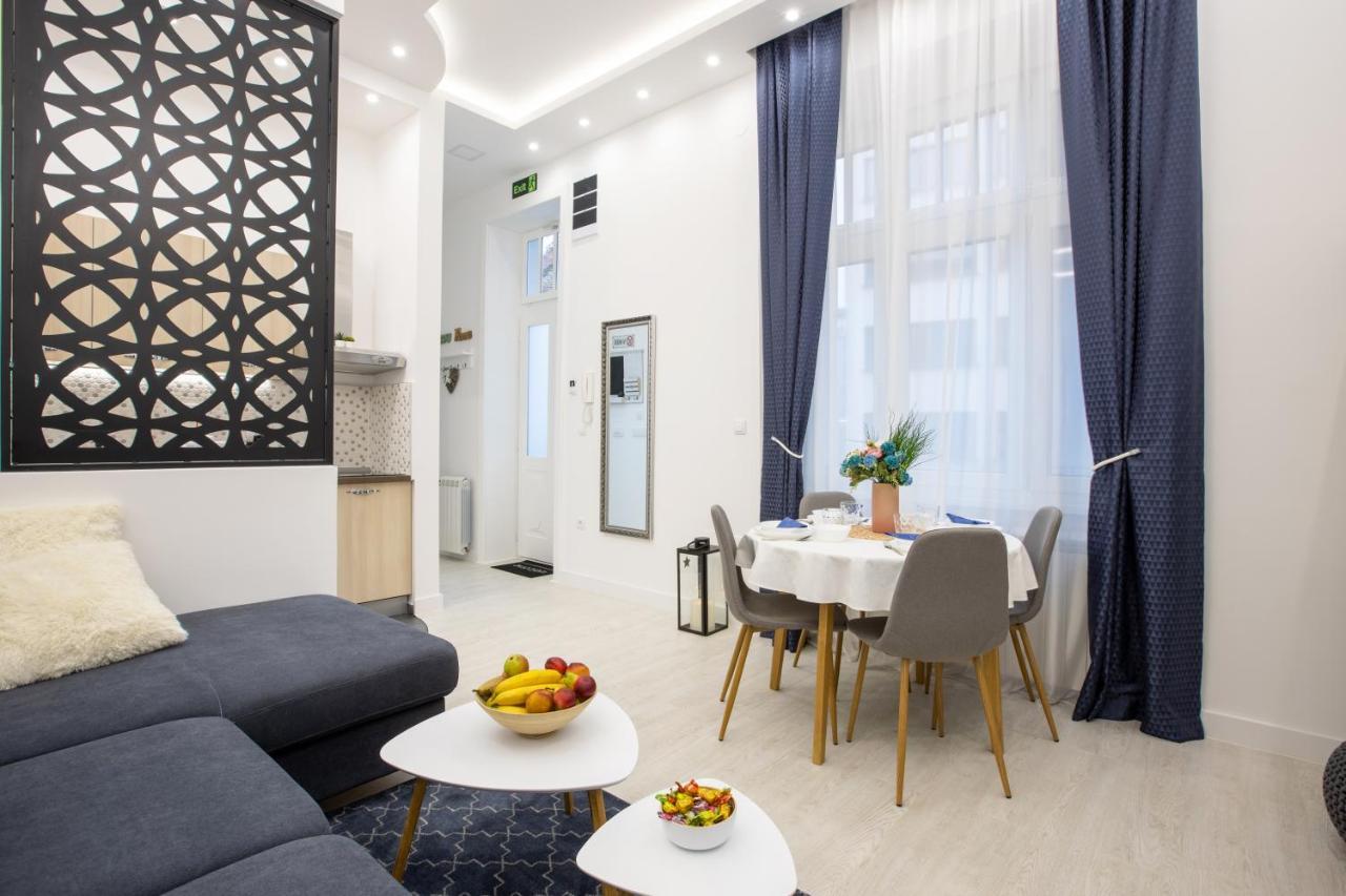 Theatre Square Apartments نوفي ساد المظهر الخارجي الصورة