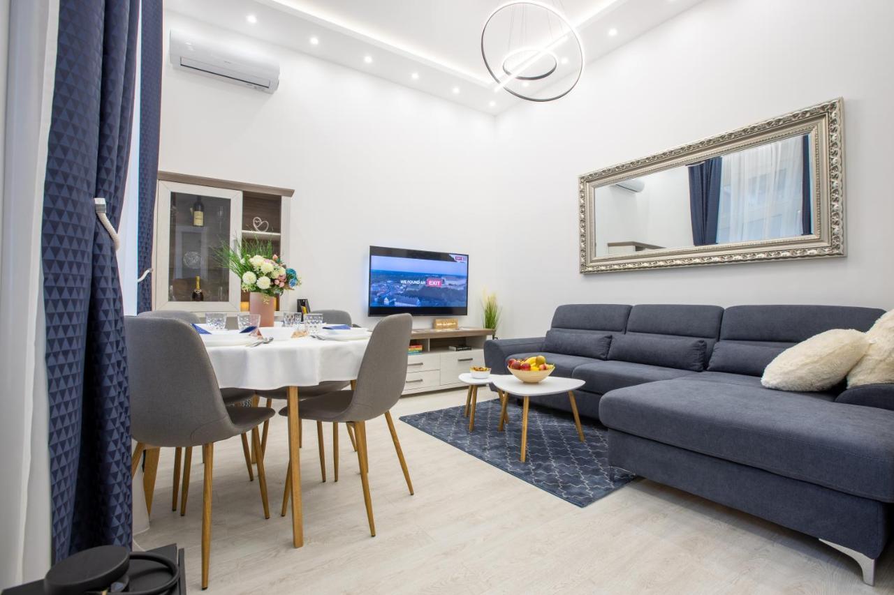 Theatre Square Apartments نوفي ساد المظهر الخارجي الصورة
