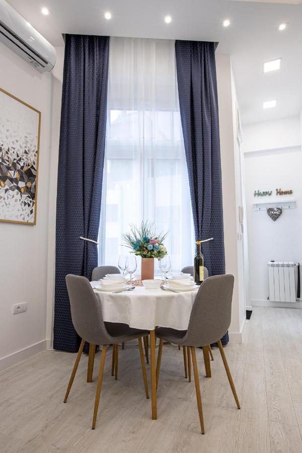 Theatre Square Apartments نوفي ساد المظهر الخارجي الصورة