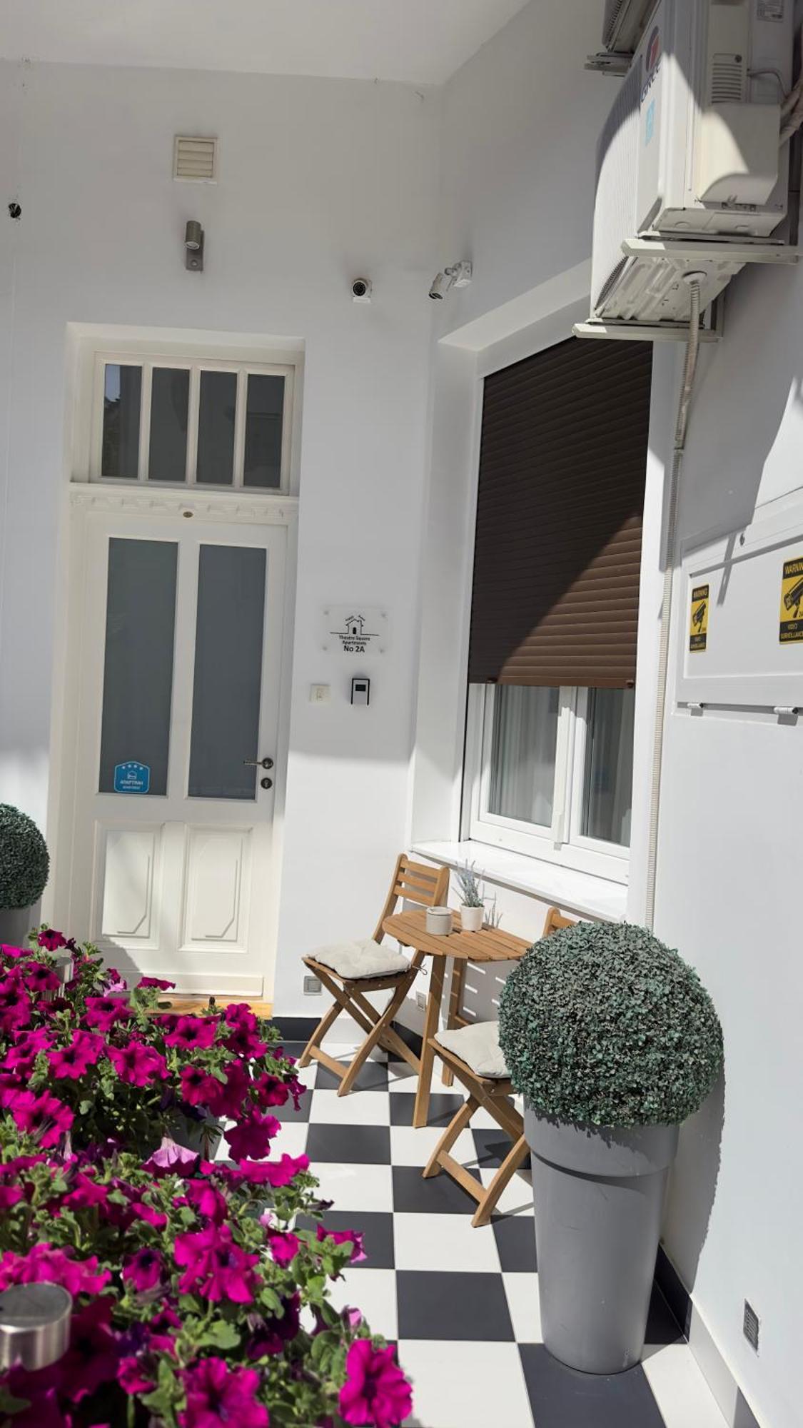 Theatre Square Apartments نوفي ساد المظهر الخارجي الصورة