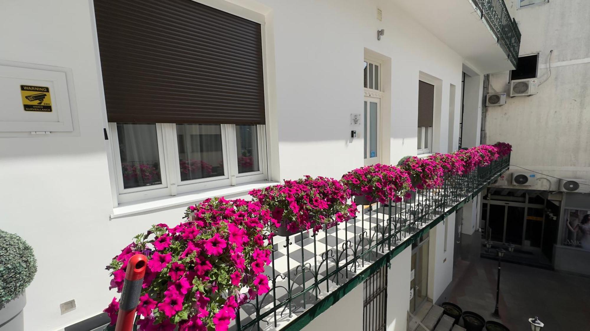 Theatre Square Apartments نوفي ساد المظهر الخارجي الصورة